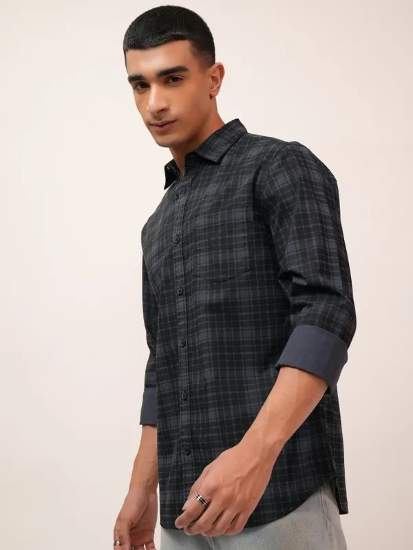  Highlander Men Blue Checked Slim Fit Casual Shirts