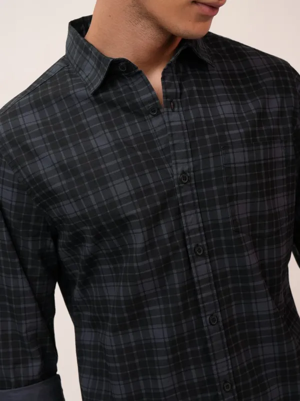  Highlander Men Blue Checked Slim Fit Casual Shirts
