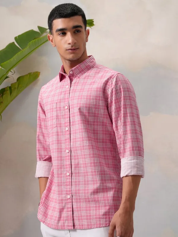  Highlander Men Pink Checked Slim Fit Casual Shirts