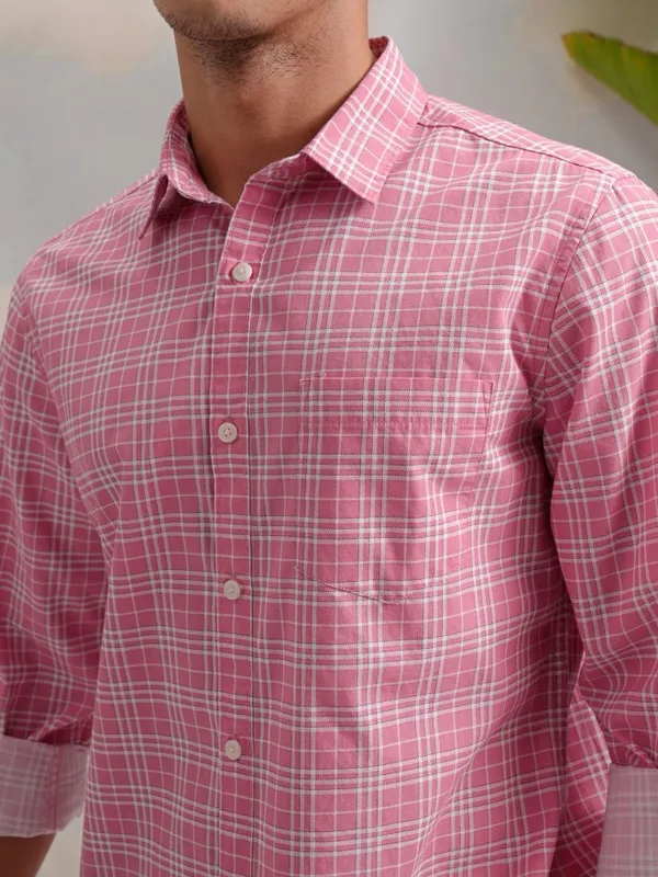  Highlander Men Pink Checked Slim Fit Casual Shirts