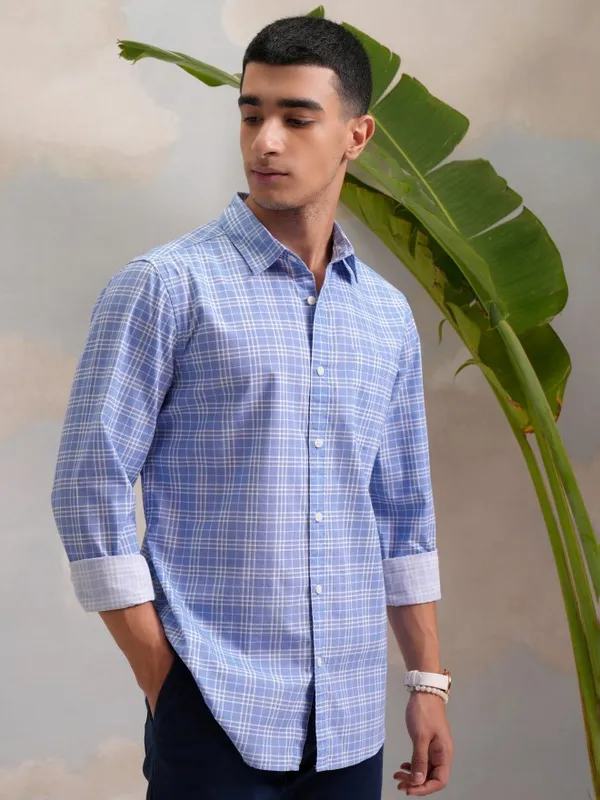  Highlander Men Blue Checked Slim Fit Casual Shirts