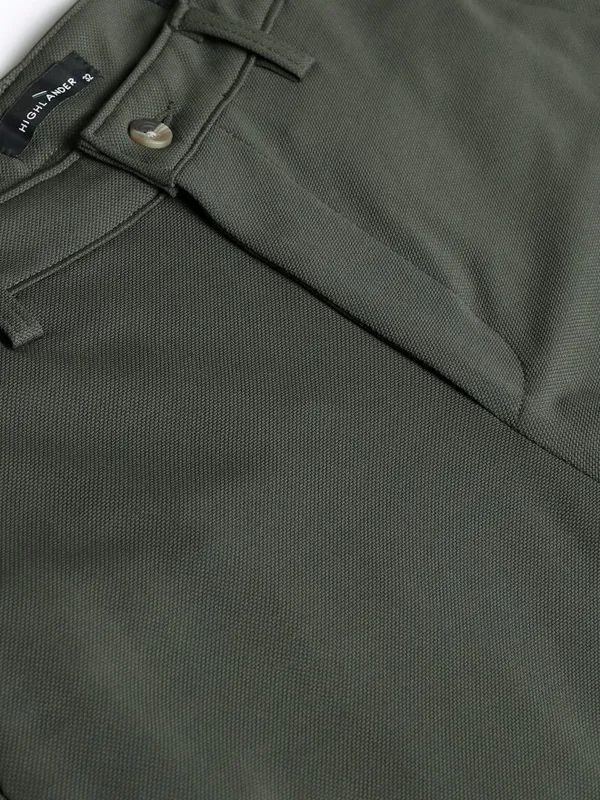 Highlander Men Olive Regular Fit Solid Chinos