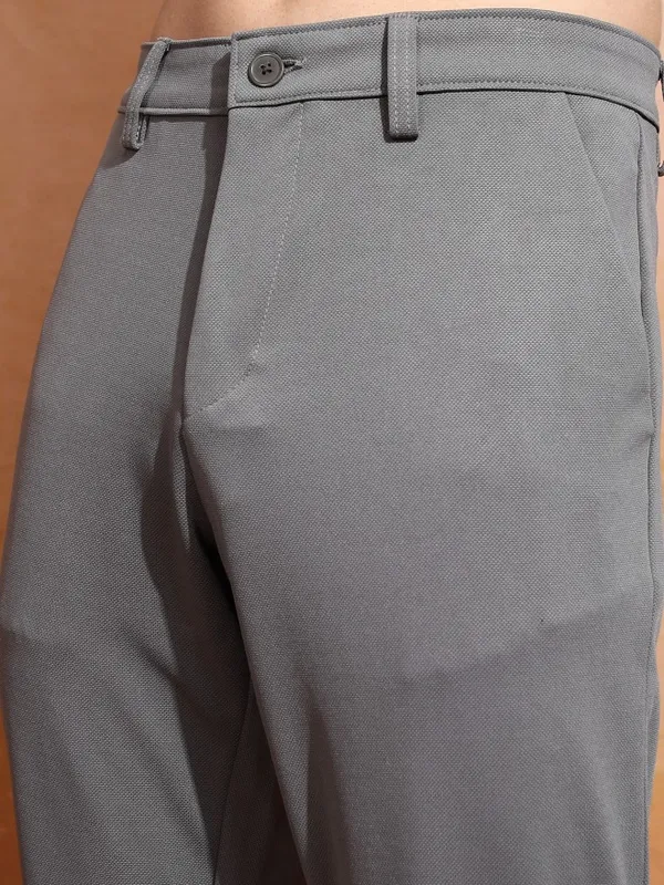 Highlander Men Grey Regular Fit Solid Chinos
