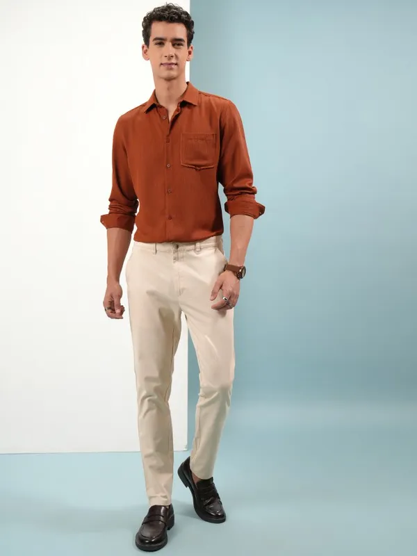  Highlander Men Beige Slim Fit Solid Casual Trousers