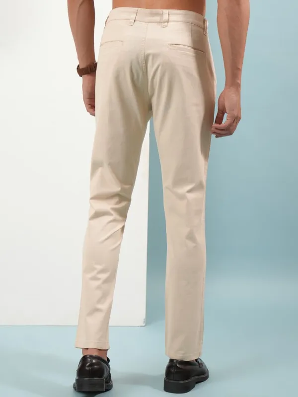  Highlander Men Beige Slim Fit Solid Casual Trousers