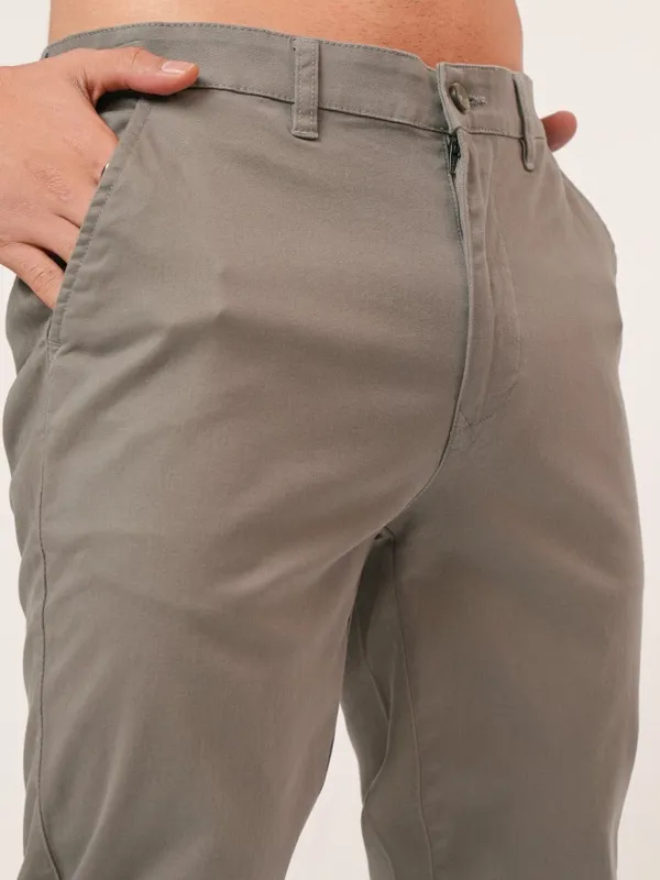  Highlander Men Beige Tapered Fit Solid Casual Trousers