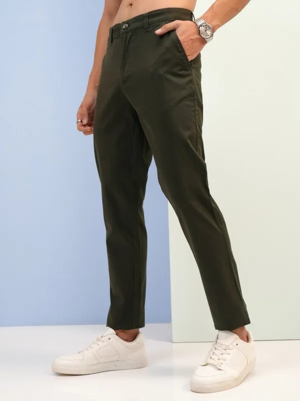  Highlander Men Green Tapered Fit Solid Casual Trousers