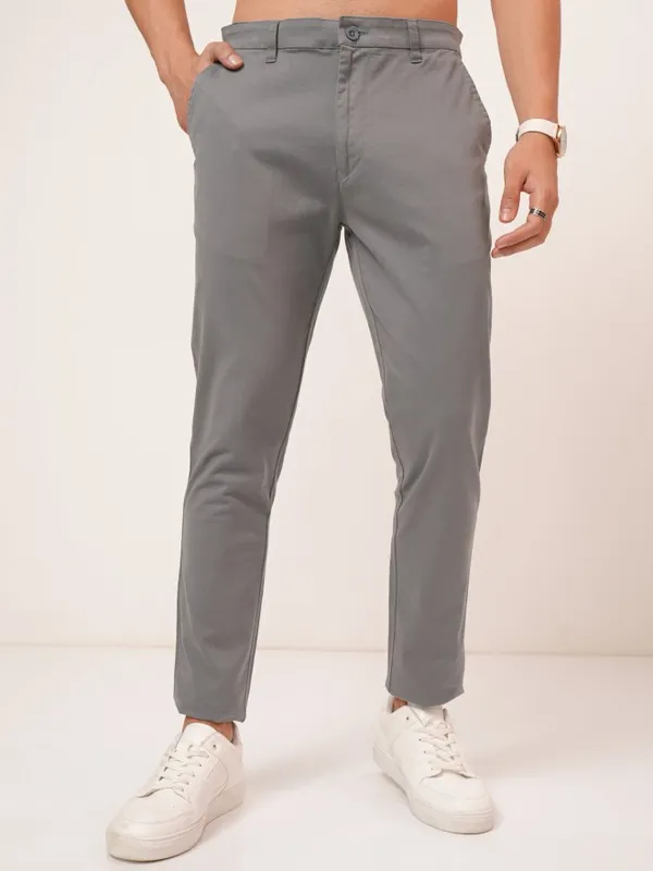  Highlander Men Grey Tapered Fit Solid Casual Trousers