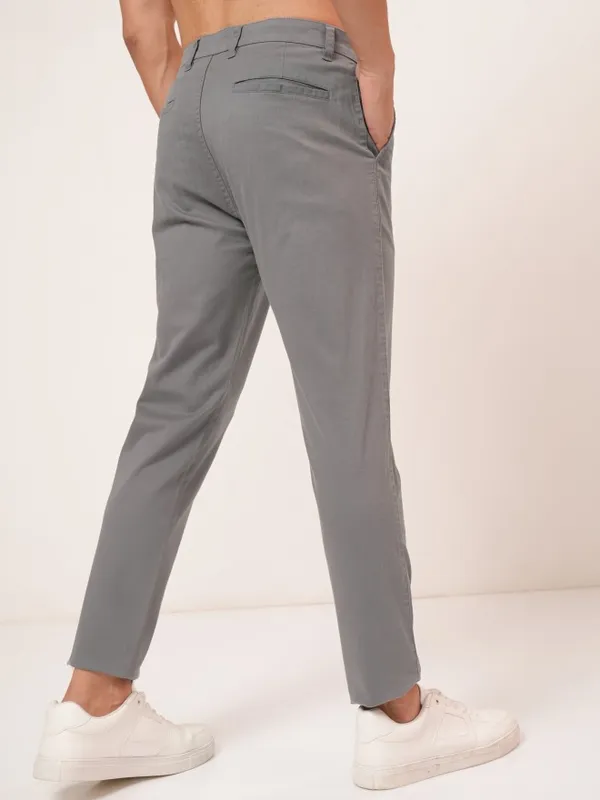  Highlander Men Grey Tapered Fit Solid Casual Trousers