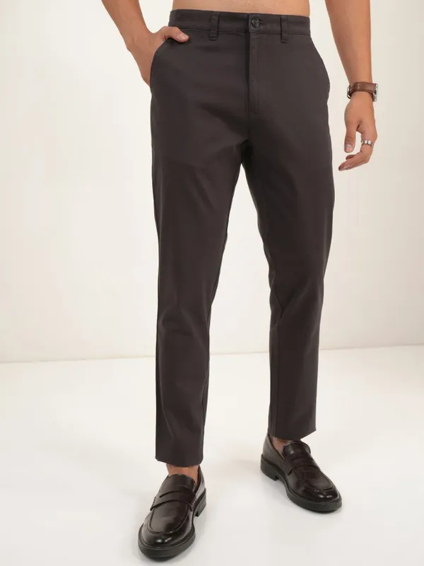  Highlander Men Charcoal Tapered Fit Solid Casual Trousers