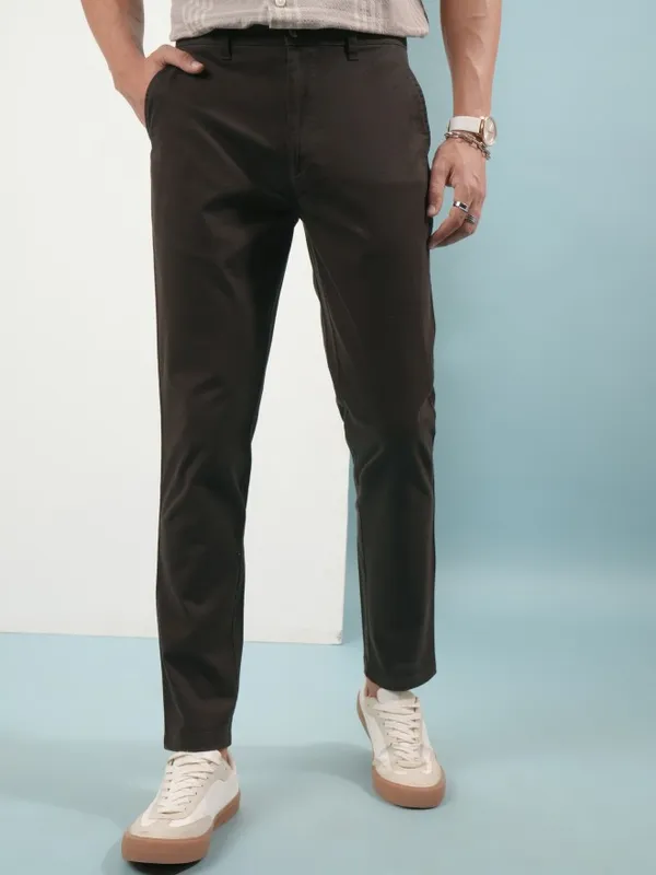  Highlander Men Brown Slim Fit Solid Casual Trousers
