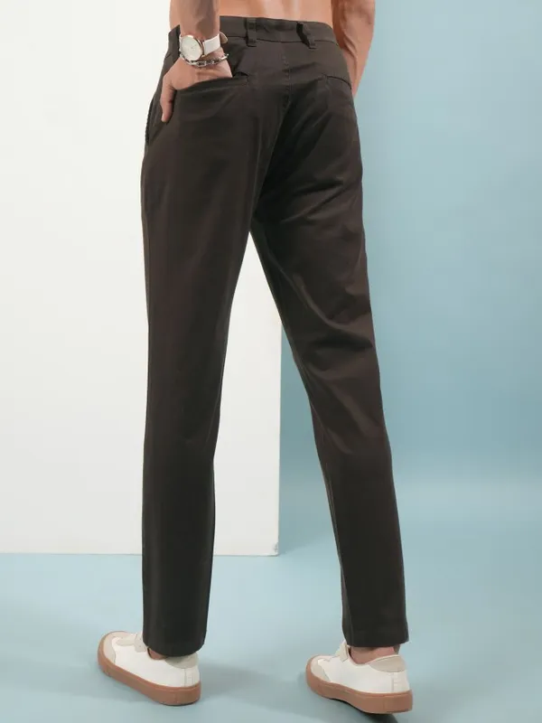  Highlander Men Brown Slim Fit Solid Casual Trousers