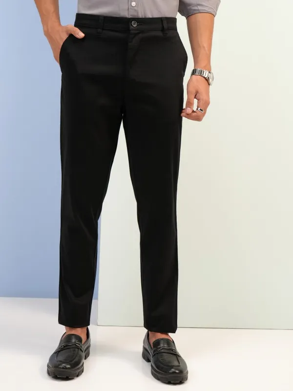  Highlander Men Black Tapered Fit Solid Casual Trousers