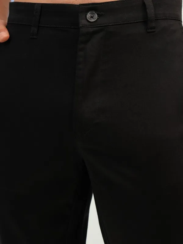  Highlander Men Black Tapered Fit Solid Casual Trousers