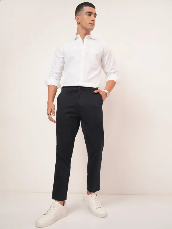  Highlander Men Navy Blue Tapered Fit Solid Casual Trousers