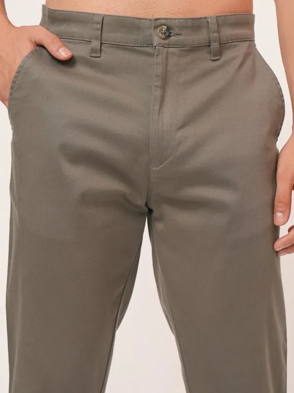  Highlander Men Beige Tapered Fit Solid Casual Trousers