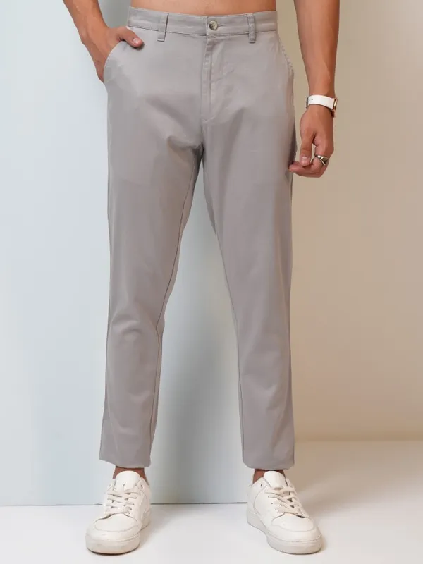  Highlander Men Grey Tapered Fit Solid Casual Trousers