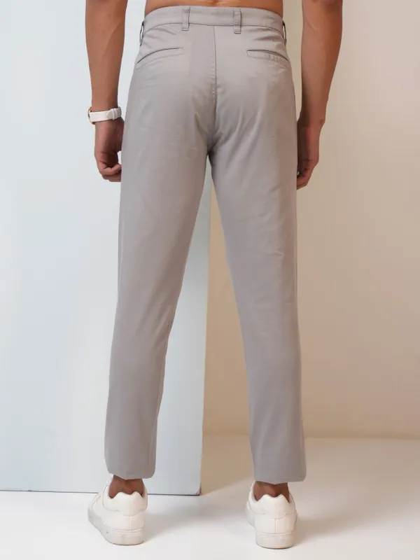  Highlander Men Grey Tapered Fit Solid Casual Trousers