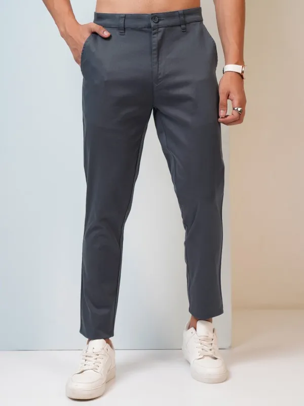  Highlander Men Blue Tapered Fit Solid Casual Trousers