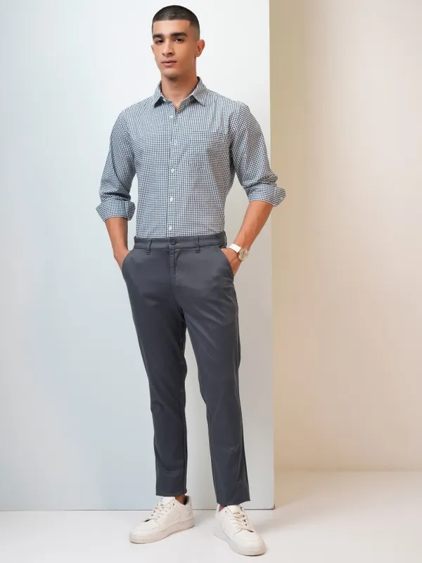  Highlander Men Blue Tapered Fit Solid Casual Trousers