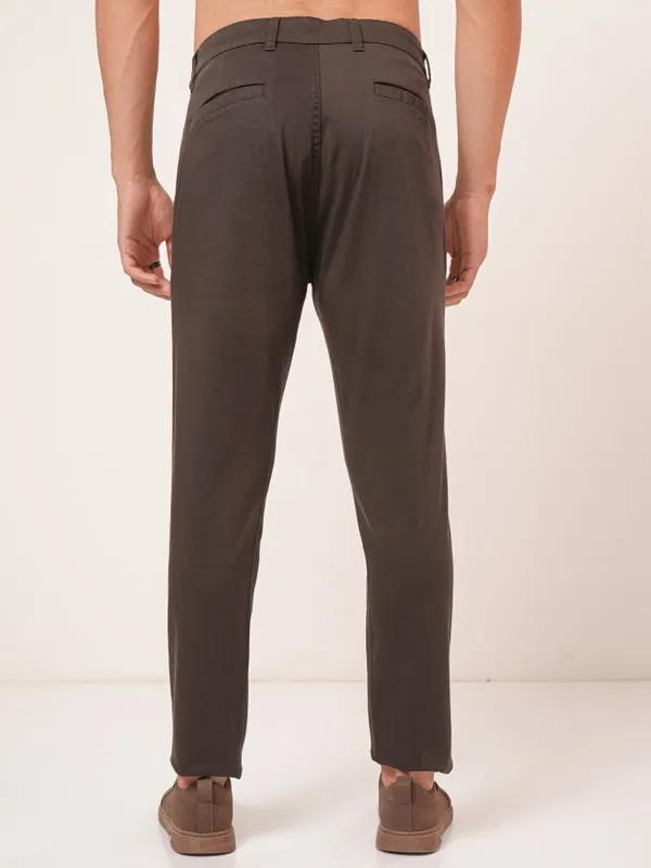  Highlander Men Brown Tapered Fit Solid Casual Trousers