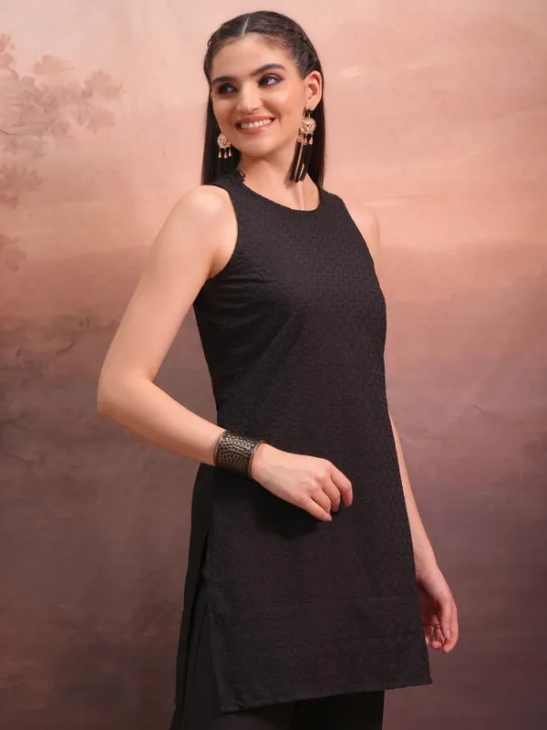 Vishudh Women Black Embroidered Tunic