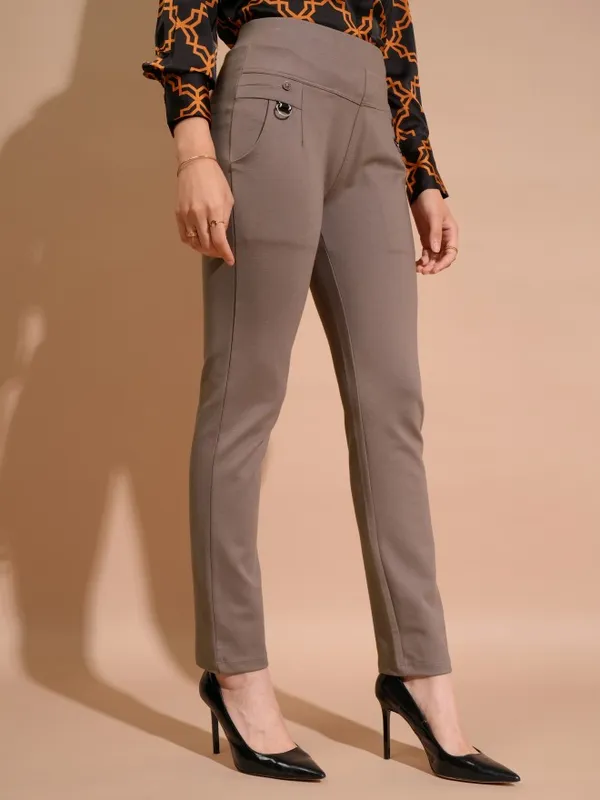 Tokyo Talkies Women Brown Solid Skinny Fit Regular Trousers
