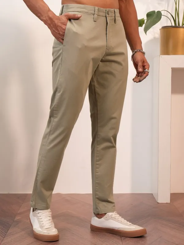  Locomotive Men Beige Regular Fit Solid Casual Trousers