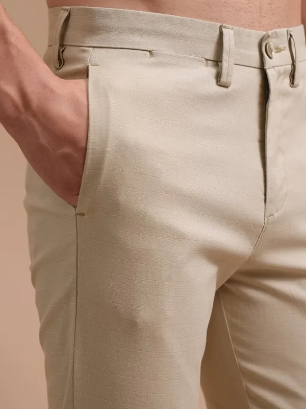  Locomotive Men Cream Regular Fit Solid Casual Trousers