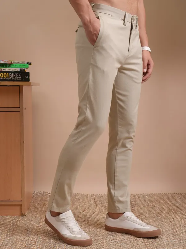  Locomotive Men Cream Regular Fit Solid Casual Trousers