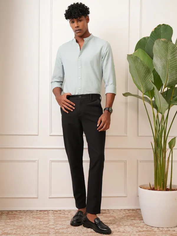  Locomotive Men Black Regular Fit Solid Casual Trousers