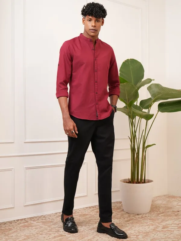 Locomotive Men Black Regular Fit Solid Chinos