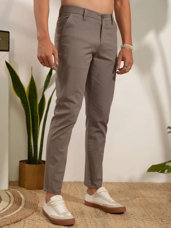  Locomotive Men Brown Slim Fit Solid Casual Trousers