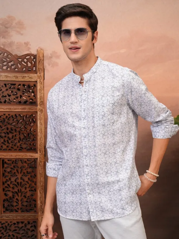  Locomotive Men Blue Printed Regular Fit Casual Shirts