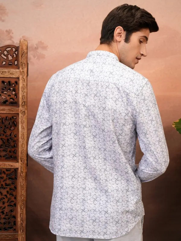  Locomotive Men Blue Printed Regular Fit Casual Shirts