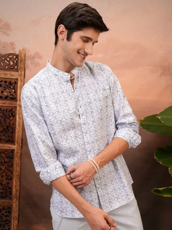  Locomotive Men Blue Printed Regular Fit Casual Shirts