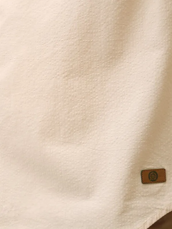 Locomotive Premium Men Cream Solid Relaxed Fit Casual Shirt