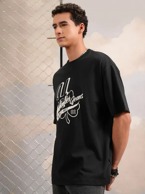 Highlander Men Black Printed Round Neck Oversized Fit T-Shirt