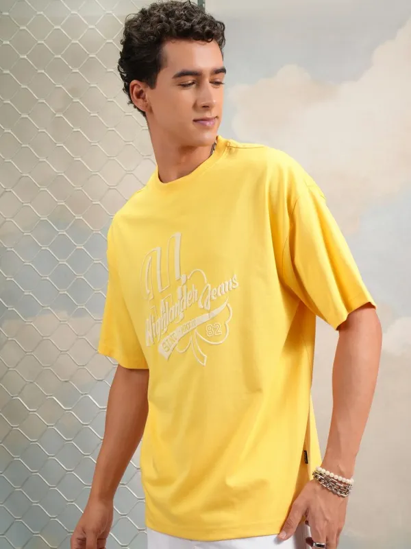  Highlander Men Yellow Printed Round Neck T-Shirts