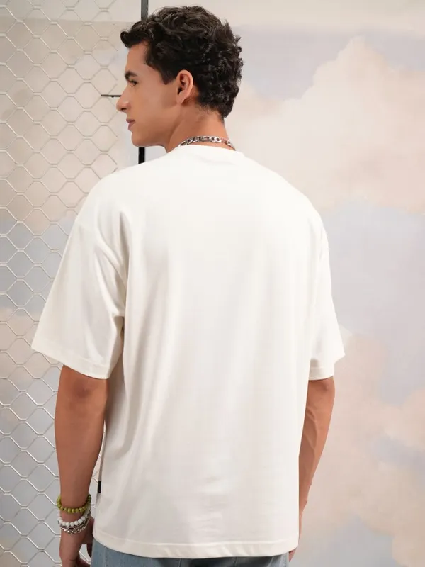  Highlander Men Off White Printed Round Neck T-Shirts