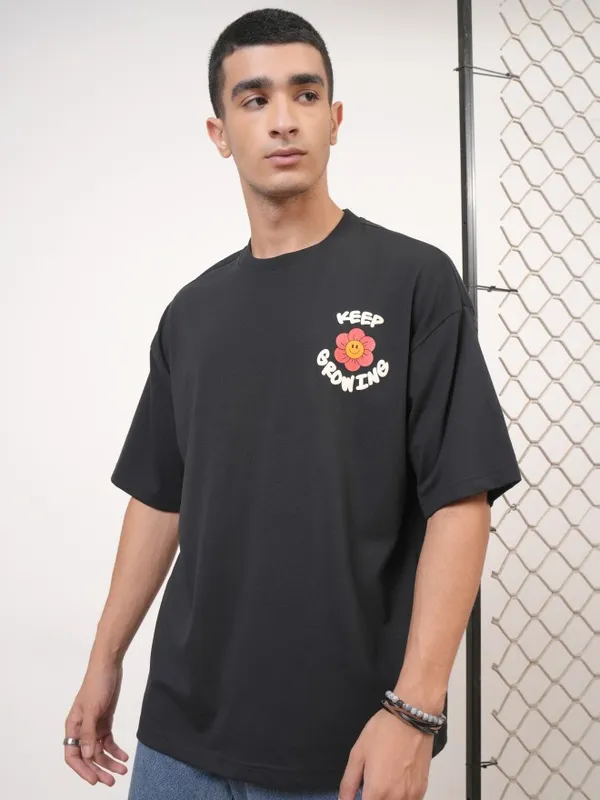 Highlander Men Black Printed Round Neck Oversized Fit T-Shirt