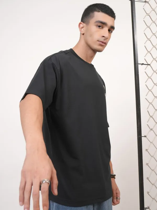 Highlander Men Black Printed Round Neck Oversized Fit T-Shirt