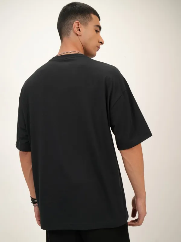 Highlander Men Black Printed Oversized Fit Round Neck T-Shirt