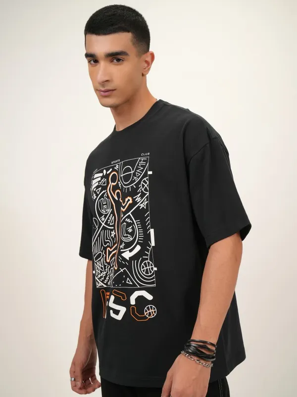 Highlander Men Black Printed Oversized Fit Round Neck T-Shirt