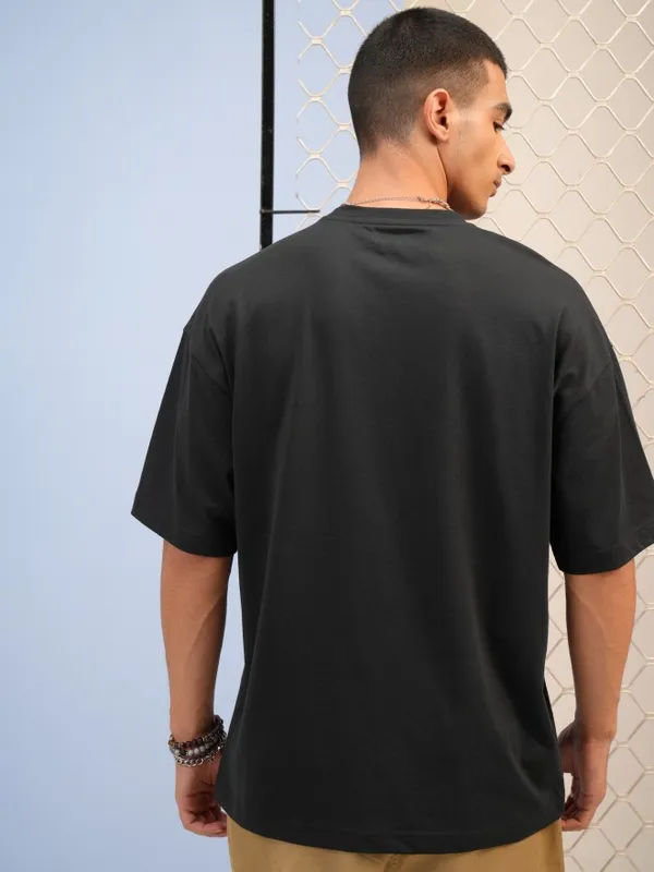 Highlander Men Black Printed Round Neck Oversized Fit T-Shirt