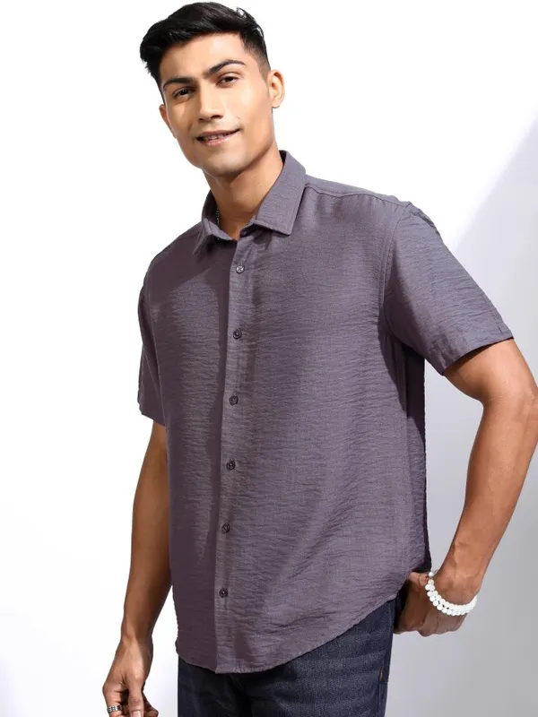 Locomotive Men Mauve Textured Relaxed Fit Casual Shirt