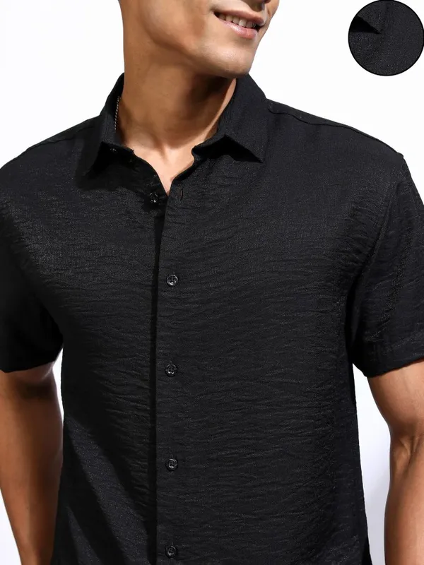 Locomotive Men Black Textured Relaxed Fit Casual Shirt