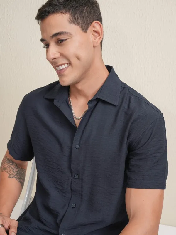 Locomotive Premium Men Navy Blue Textured Relaxed Fit Casual Shirt