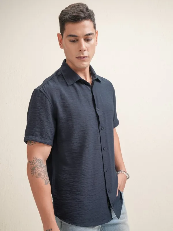 Locomotive Premium Men Navy Blue Textured Relaxed Fit Casual Shirt