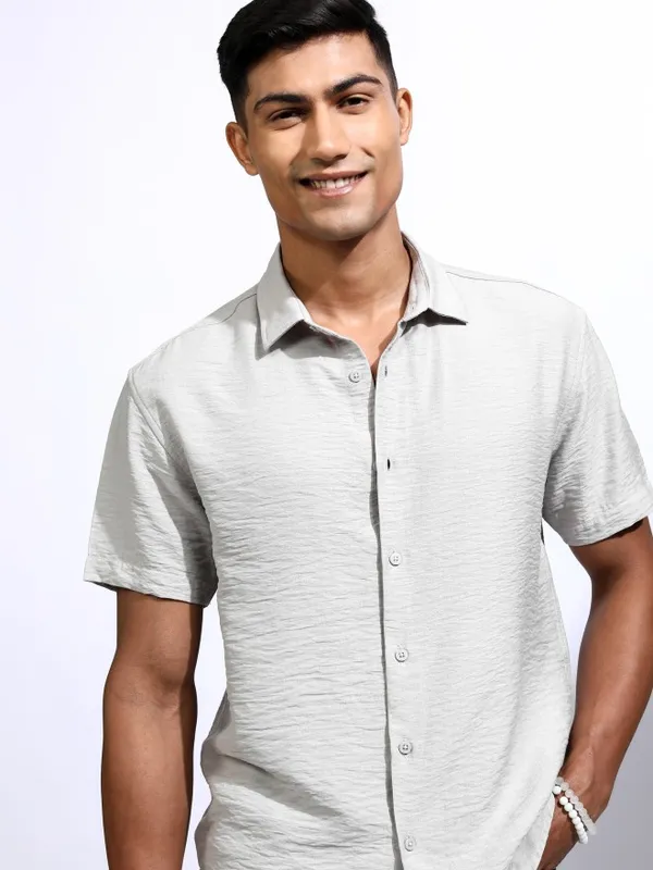 Locomotive Men Grey Textured Relaxed Fit Casual Shirt